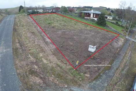 Photo of property in 2 Canna Street, Lawrence, 9532