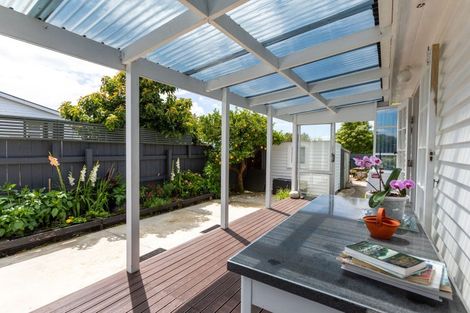 Photo of property in 21 Hall Street, Woodville, 4920