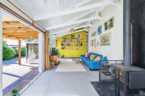 Photo of property in 16 Ensors Place, Waikuku Beach, 7402