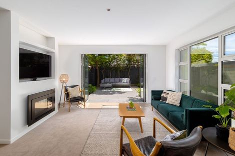 Photo of property in 93 Holly Road, St Albans, Christchurch, 8014