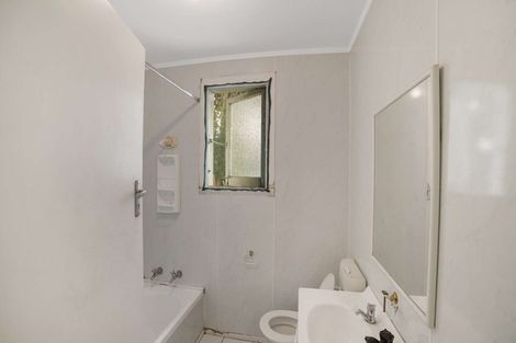 Photo of property in 17 De Lautour Road, Kaiti, Gisborne, 4010