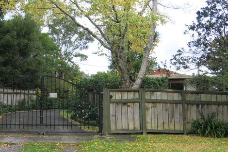 Photo of property in 17 Oscar Road, Greenhithe, Auckland, 0632