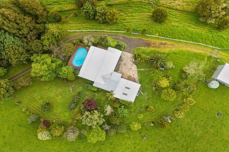 Photo of property in 124 Opouteke Road, Kaihu, 0379