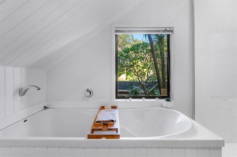 Photo of property in 78 Waitea Road, Muriwai, Waimauku, 0881