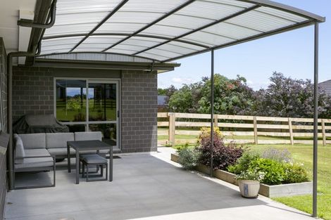 Photo of property in 8 Kahikatea Drive, Kinloch, Taupo, 3377