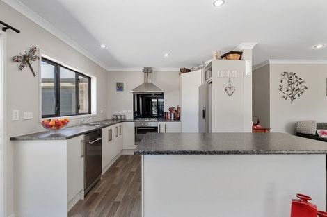 Photo of property in 15 Allendale Place, Morrinsville, 3300