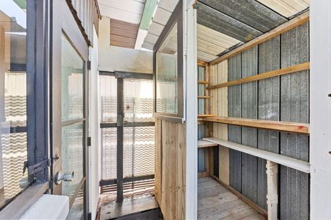 Photo of property in 2/10 Rodney Road, Northcote Point, Auckland, 0627