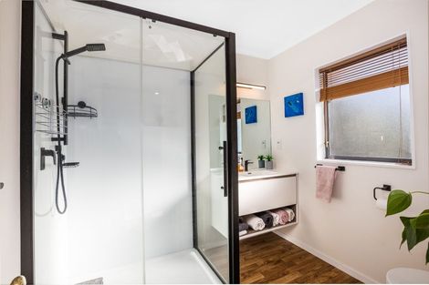 Photo of property in 10 Ribbonwood Terrace, Ranui, Porirua, 5024