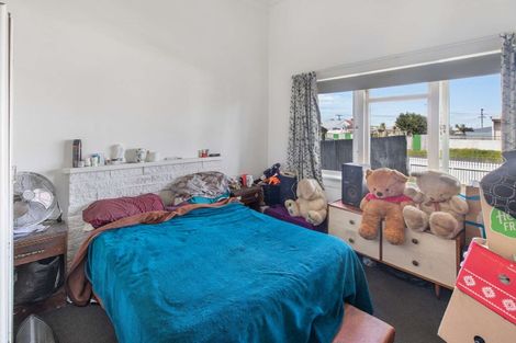 Photo of property in 90 Hinau Street, Castlecliff, Whanganui, 4501