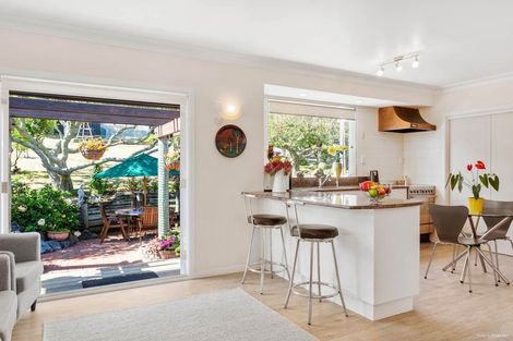 Photo of property in 32 Alton Avenue, Hillcrest, Auckland, 0627