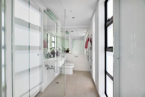 Photo of property in 54 Omahu Road, Greenlane, Auckland, 1051