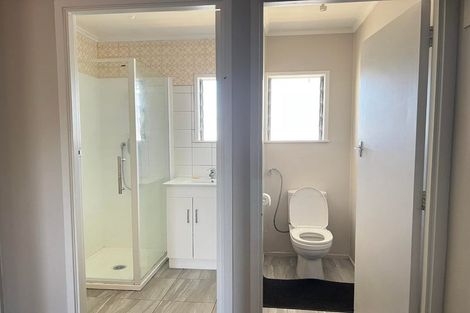 Photo of property in 1/115 Mcleod Road, Te Atatu South, Auckland, 0610