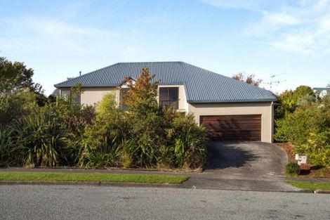Photo of property in 13 Saunders Close, Whitby, Porirua, 5024