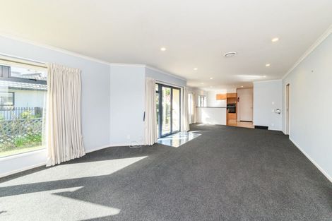 Photo of property in 14 Winston Avenue, Hokowhitu, Palmerston North, 4410