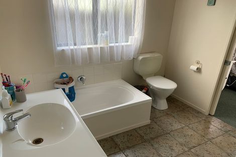 Photo of property in 32a Pine Road, Orewa, 0931