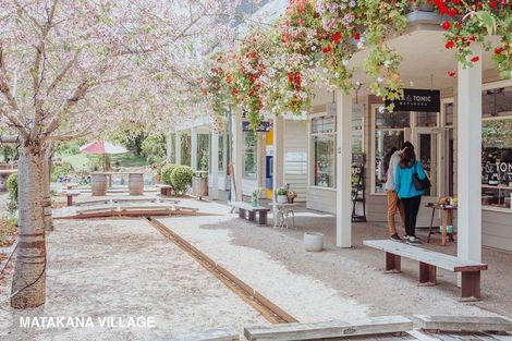 Photo of property in 2 Maeha Drive, Matakana, 0985