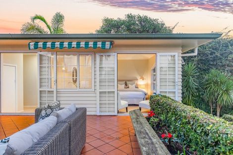 Photo of property in 107 Onewa Road, Northcote, Auckland, 0627