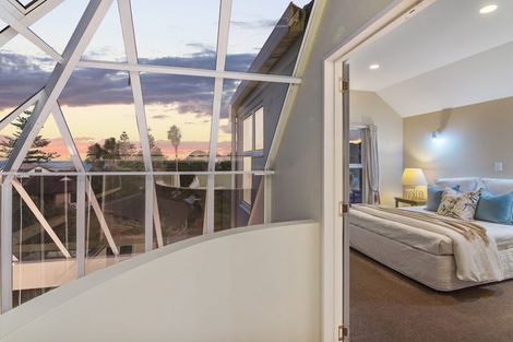 Photo of property in 2/99 Hebron Road, Waiake, Auckland, 0630