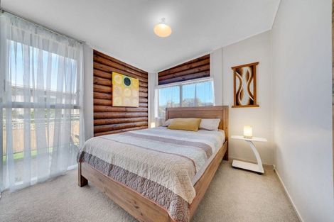Photo of property in 2 Karaka Road, Kawakawa Bay, Papakura, 2585