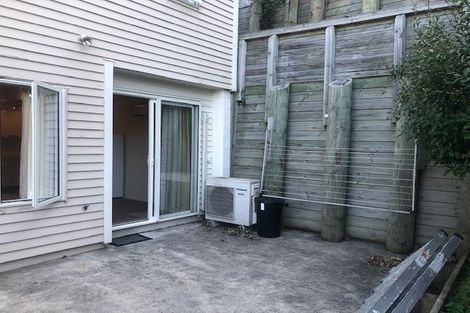 Photo of property in 14 Kopiko Way, Brooklyn, Wellington, 6021