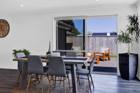 Photo of property in 18 Piharau Crescent, Hurdon, New Plymouth, 4310