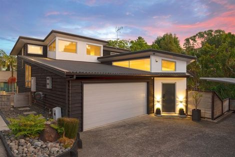 Photo of property in 90a Beach Road, Castor Bay, Auckland, 0620