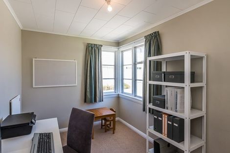 Photo of property in 36 Horokiwi Road West, Newlands, Wellington, 6037