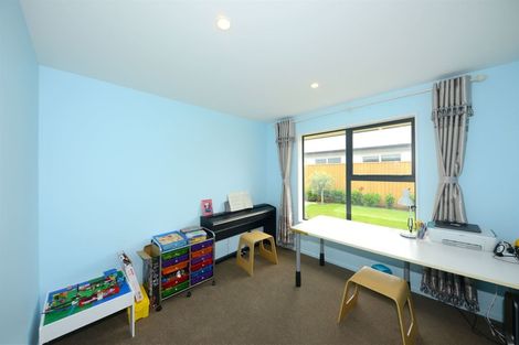 Photo of property in 8 Wallace Crescent, Prebbleton, 7604