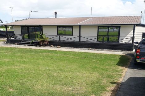 Photo of property in 21 Churchill Terrace, Waiuku, 2123