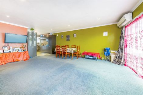 Photo of property in 2/87 Station Road, Papatoetoe, Auckland, 2025