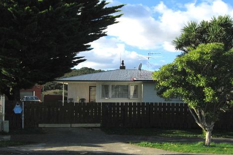 Photo of property in 28 Wetherby Grove, Wainuiomata, Lower Hutt, 5014