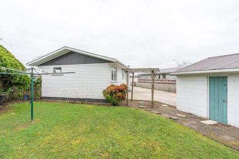 Photo of property in 77 Collins Road, Melville, Hamilton, 3206