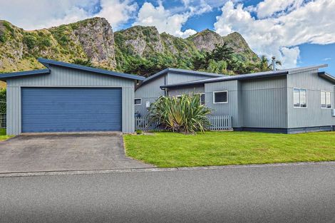 Photo of property in 9 John Ross Place, Kairakau, Havelock North, 4295