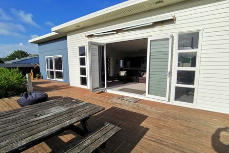 Photo of property in 44 Hunia Terrace, Himatangi Beach, Foxton, 4891