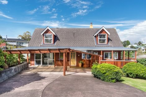 Photo of property in 18 Waari Avenue, Sunnyvale, Auckland, 0612