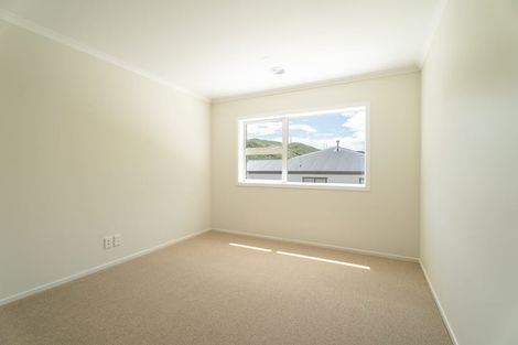 Photo of property in 31 Farnworth Terrace, Churton Park, Wellington, 6037