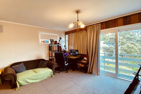 Photo of property in 29b Omega Street, Newlands, Wellington, 6037