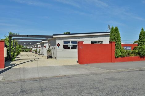 Photo of property in 24 Cologne Street, Martinborough, 5711