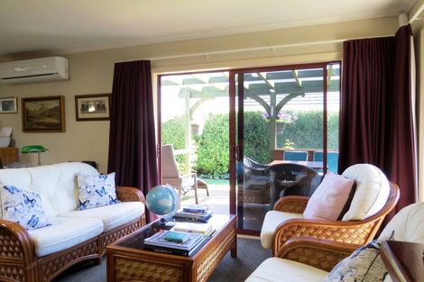 Photo of property in 11 Victoria Street, Coromandel, 3506