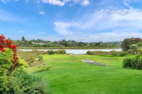 Photo of property in 1/9 Wharf Road, Te Atatu Peninsula, Auckland, 0610