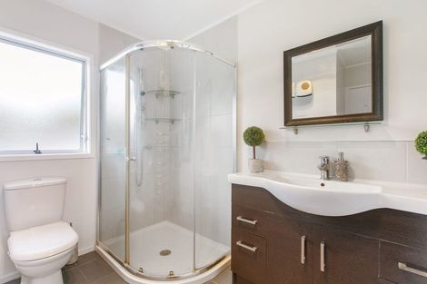 Photo of property in 4 Katrina Place, Massey, Auckland, 0614