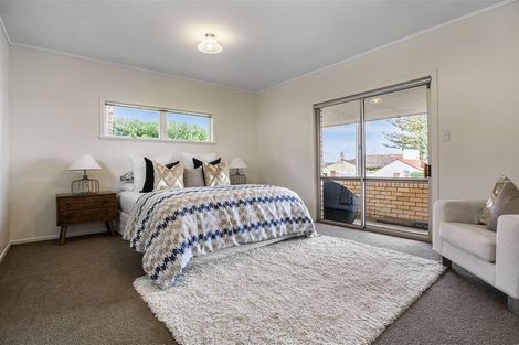 Photo of property in 85 Stanley Point Road, Stanley Point, Auckland, 0624