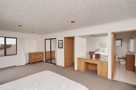 Photo of property in 34 Laing Crescent, Heathcote Valley, Christchurch, 8022