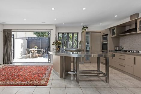 Photo of property in 43 Guys Hill Road, Hospital Hill, Napier, 4110