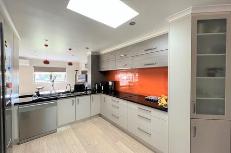 Photo of property in 2 Tir Conaill Avenue, Flat Bush, Auckland, 2019