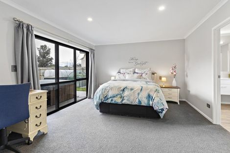 Photo of property in 4 Routhan Way, Carterton, 5713