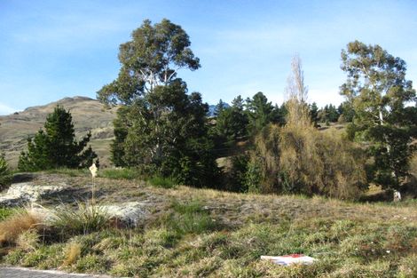 Photo of property in 22 Milward Place, Kelvin Heights, Queenstown, 9300