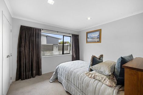 Photo of property in 11b Montrose Place, Highlands Park, New Plymouth, 4312