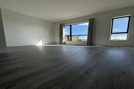 Photo of property in 2/39 Dale Crescent, Pakuranga, Auckland, 2010