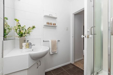 Photo of property in 2/50a Taharoto Road, Takapuna, Auckland, 0622